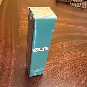 La Mer Lip Volumizer in Teal Box